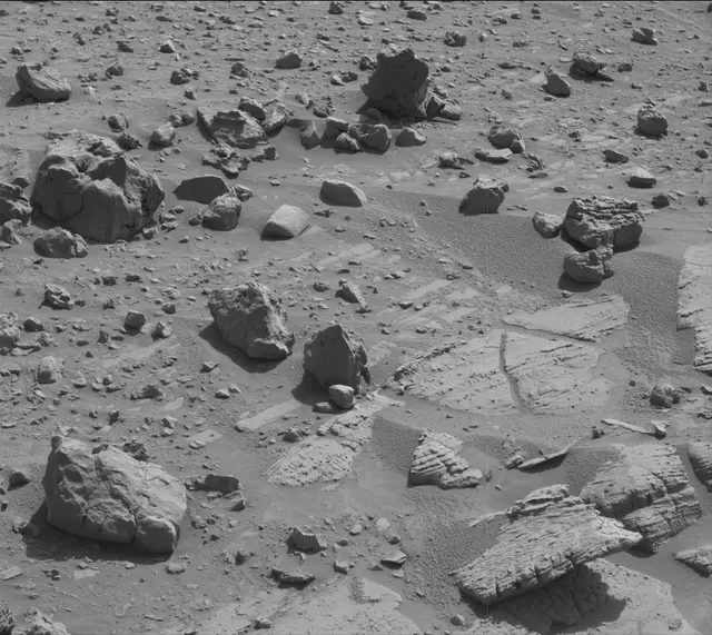Sol 3923: Mast Camera (Mastcam)
