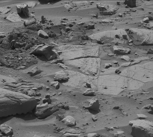 Sol 3923: Mast Camera (Mastcam)