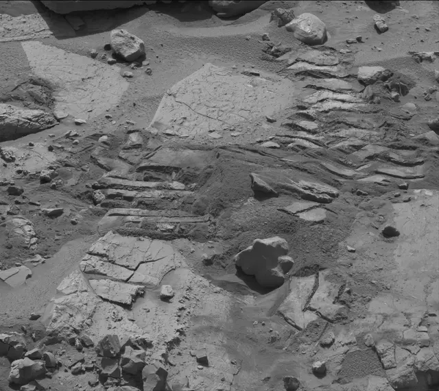 Sol 3923: Mast Camera (Mastcam)