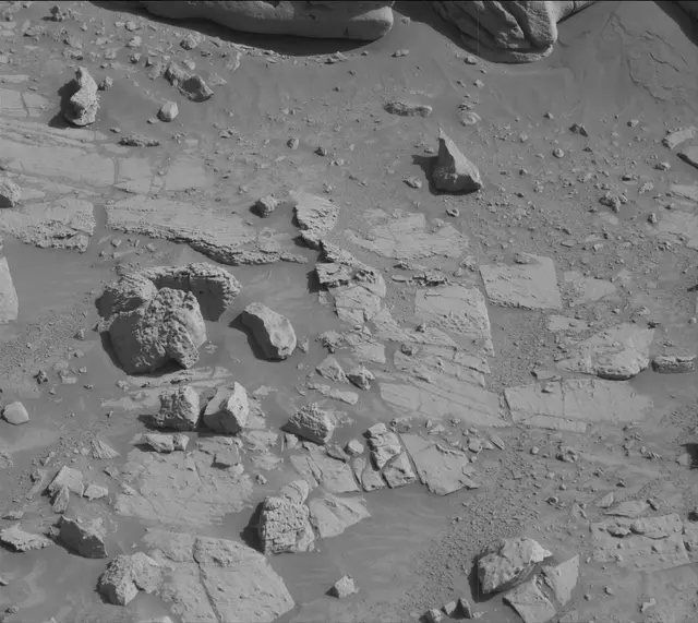 Sol 3923: Mast Camera (Mastcam)