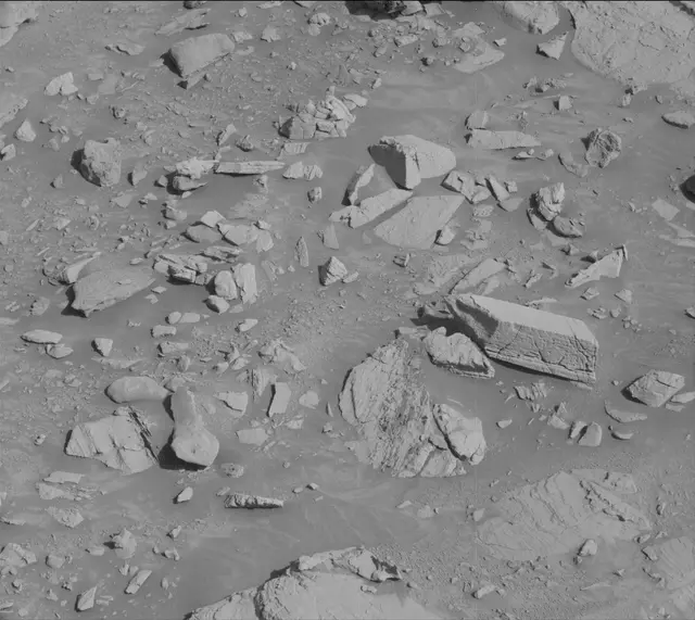 Sol 3923: Mast Camera (Mastcam)