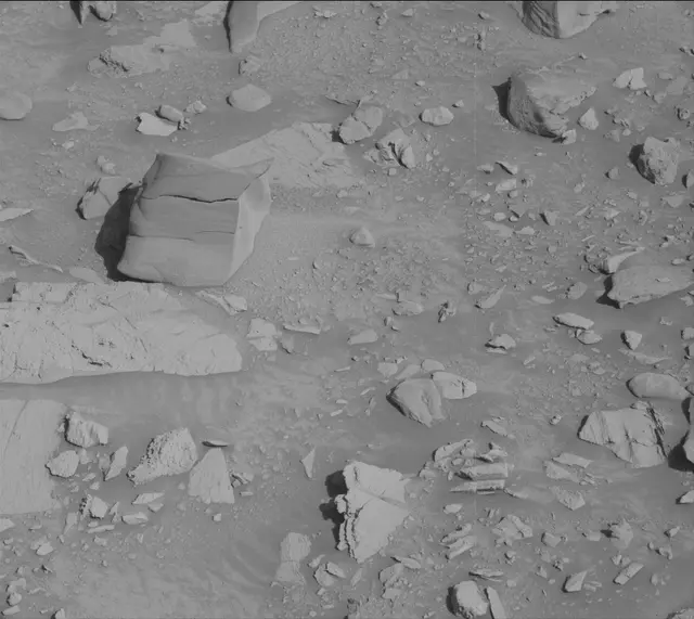Sol 3923: Mast Camera (Mastcam)