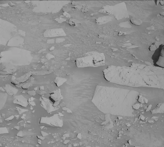 Sol 3923: Mast Camera (Mastcam)