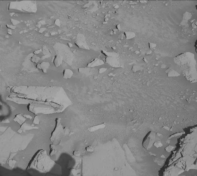 Sol 3923: Mast Camera (Mastcam)