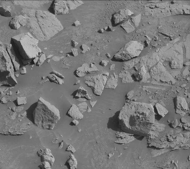 Sol 3923: Mast Camera (Mastcam)