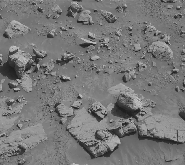 Sol 3923: Mast Camera (Mastcam)