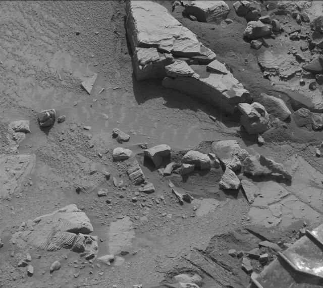 Sol 3923: Mast Camera (Mastcam)