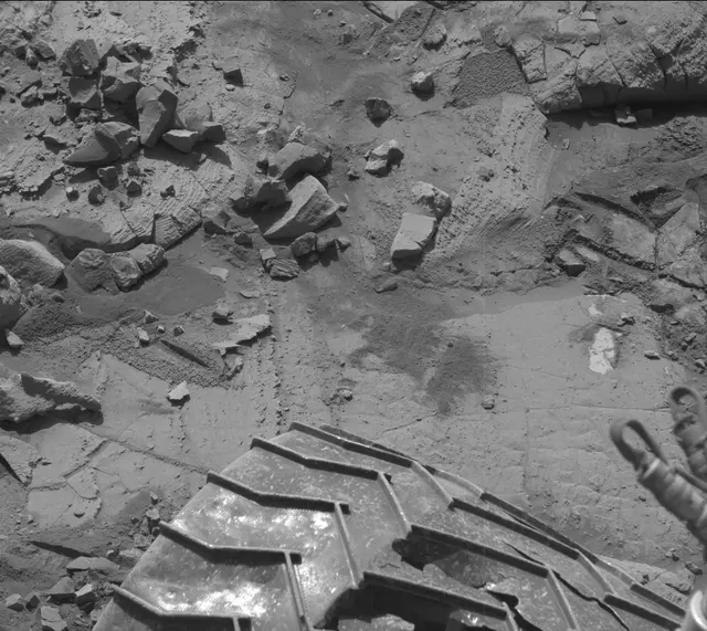 Sol 3923: Mast Camera (Mastcam)