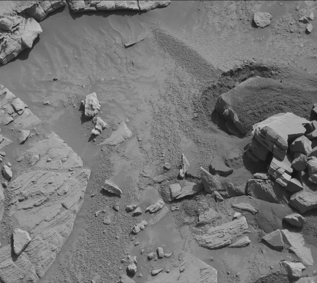 Sol 3923: Mast Camera (Mastcam)