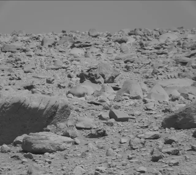 Sol 3923: Mast Camera (Mastcam)