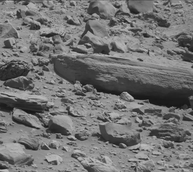 Sol 3923: Mast Camera (Mastcam)