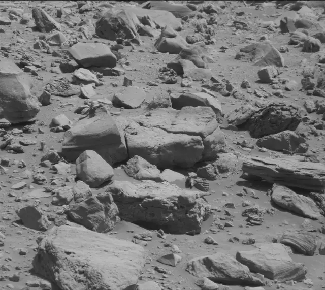Sol 3923: Mast Camera (Mastcam)