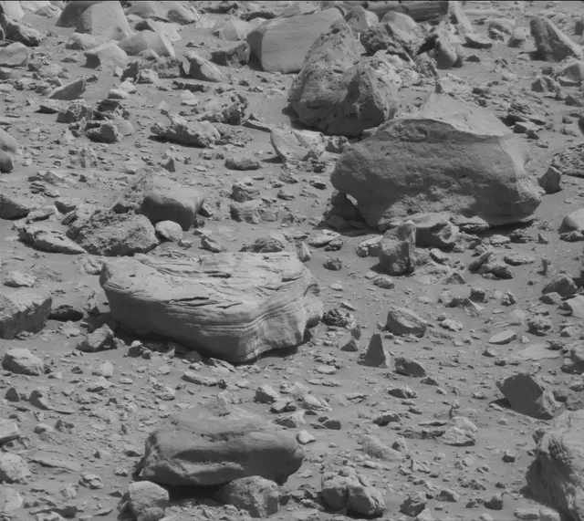 Sol 3923: Mast Camera (Mastcam)