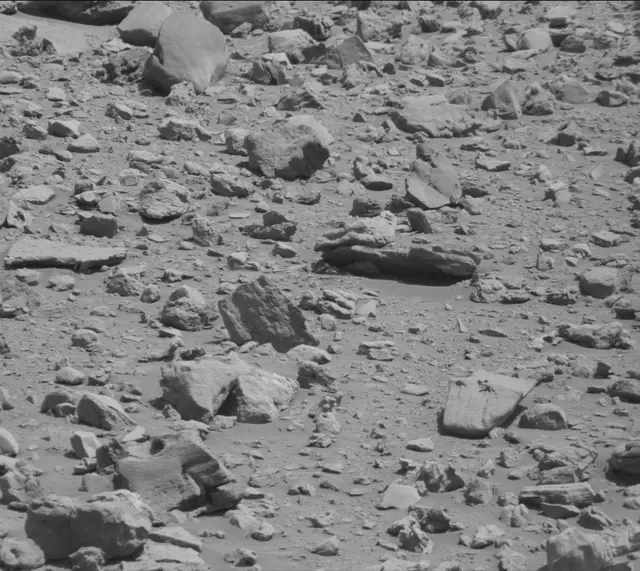 Sol 3923: Mast Camera (Mastcam)