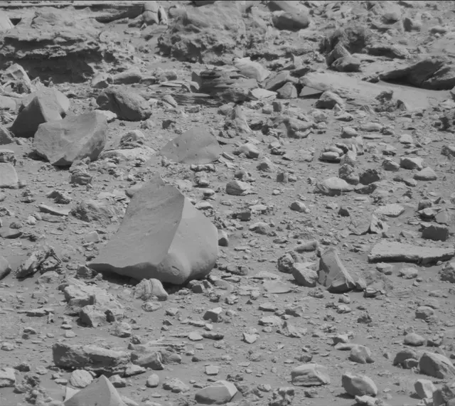 Sol 3923: Mast Camera (Mastcam)