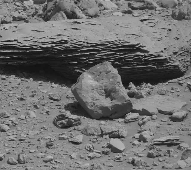 Sol 3923: Mast Camera (Mastcam)