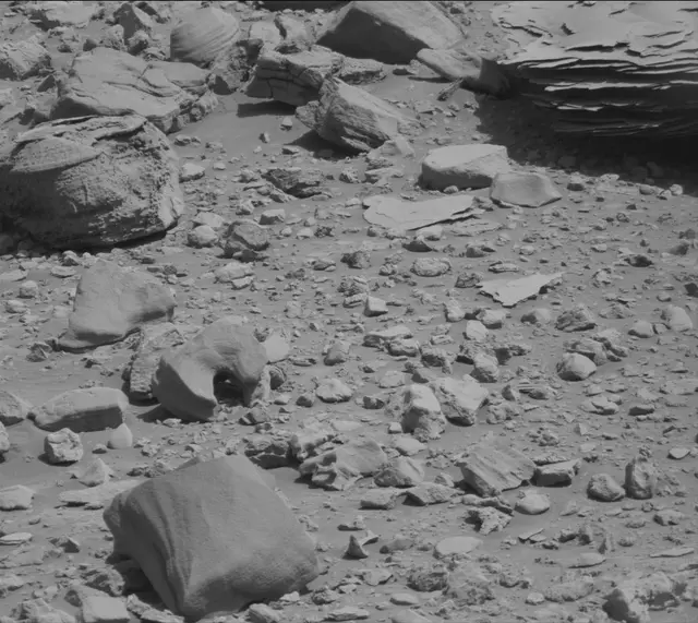 Sol 3923: Mast Camera (Mastcam)