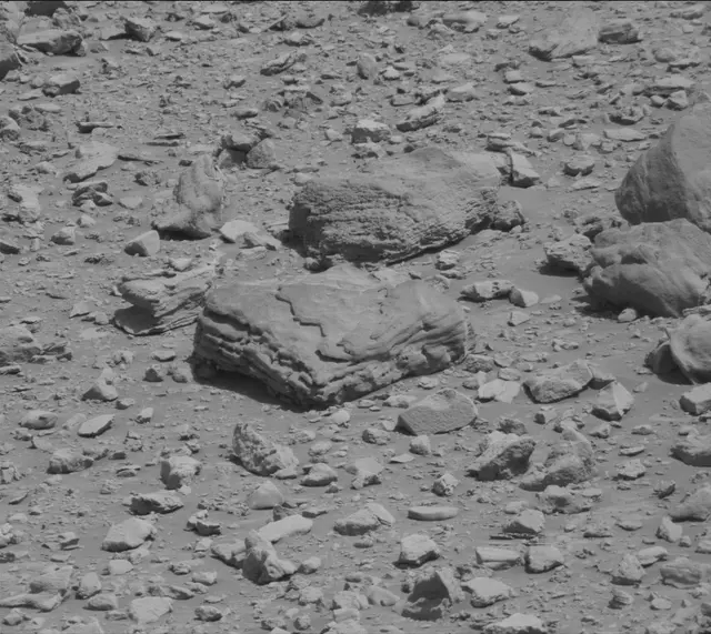 Sol 3923: Mast Camera (Mastcam)