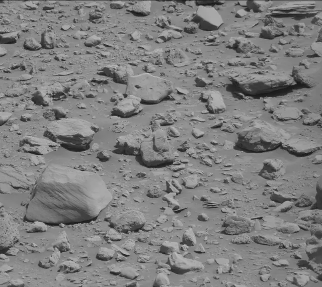 Sol 3923: Mast Camera (Mastcam)