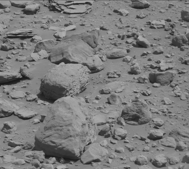 Sol 3923: Mast Camera (Mastcam)
