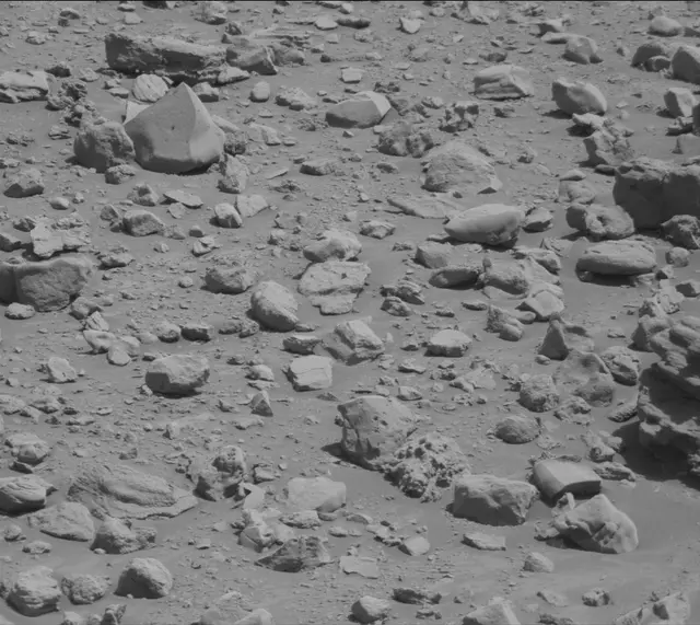 Sol 3923: Mast Camera (Mastcam)