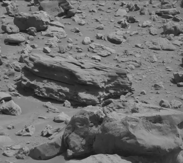 Sol 3923: Mast Camera (Mastcam)
