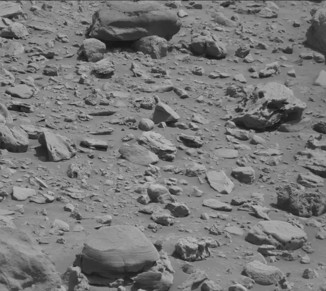 Sol 3923: Mast Camera (Mastcam)