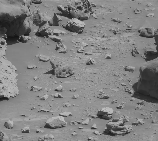 Sol 3923: Mast Camera (Mastcam)