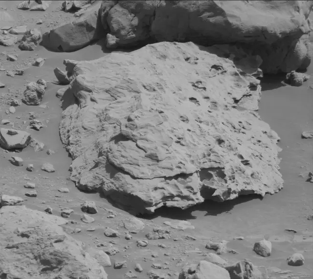 Sol 3923: Mast Camera (Mastcam)