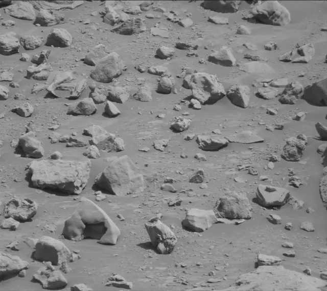 Sol 3923: Mast Camera (Mastcam)