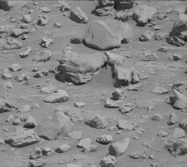 Sol 3923: Mast Camera (Mastcam)