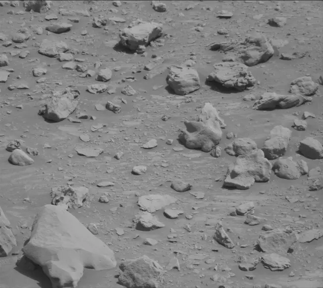 Sol 3923: Mast Camera (Mastcam)