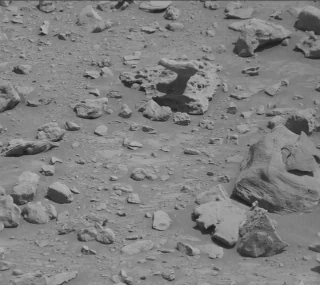 Sol 3923: Mast Camera (Mastcam)