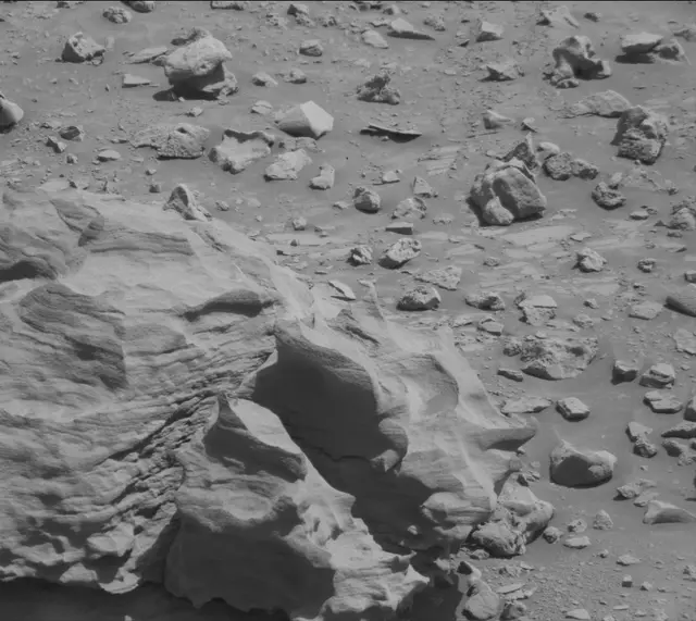 Sol 3923: Mast Camera (Mastcam)