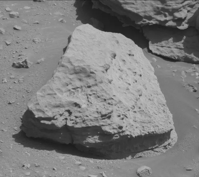 Sol 3923: Mast Camera (Mastcam)