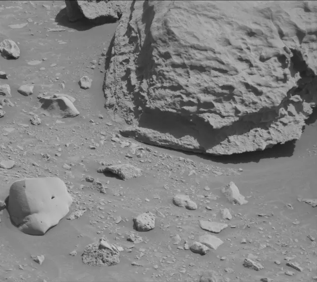 Sol 3923: Mast Camera (Mastcam)