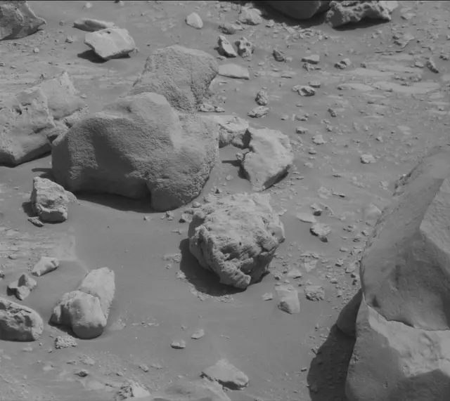 Sol 3923: Mast Camera (Mastcam)