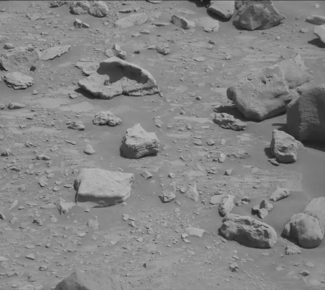 Sol 3923: Mast Camera (Mastcam)