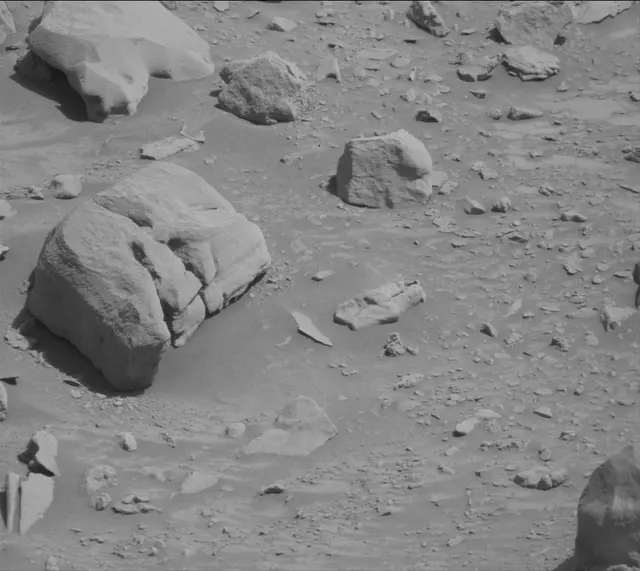 Sol 3923: Mast Camera (Mastcam)