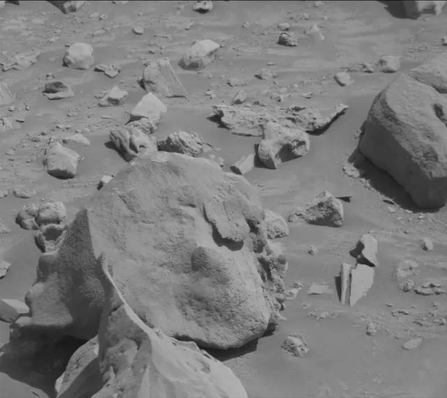 Sol 3923: Mast Camera (Mastcam)