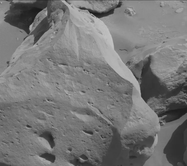 Sol 3923: Mast Camera (Mastcam)
