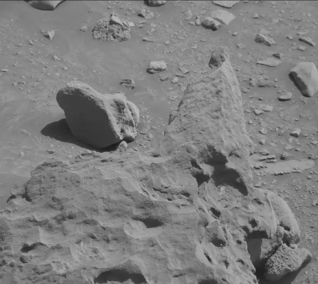 Sol 3923: Mast Camera (Mastcam)