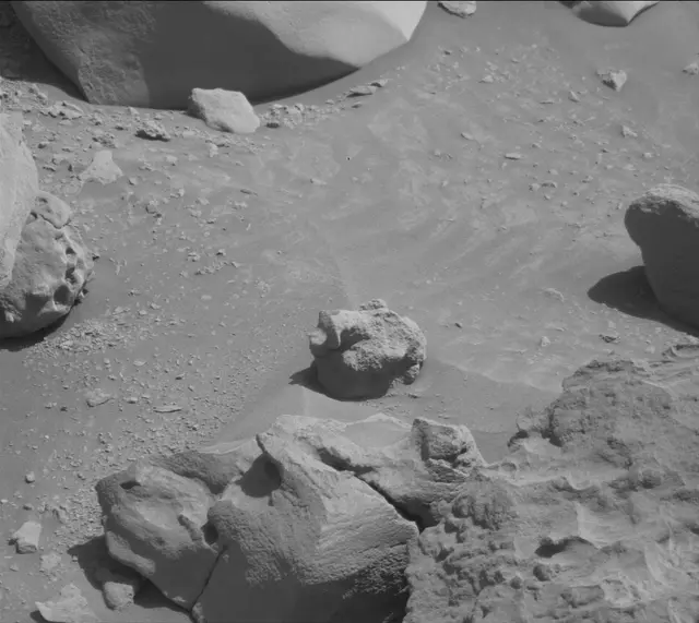 Sol 3923: Mast Camera (Mastcam)