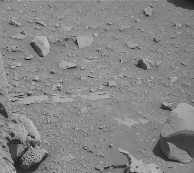 Sol 3923: Mast Camera (Mastcam)