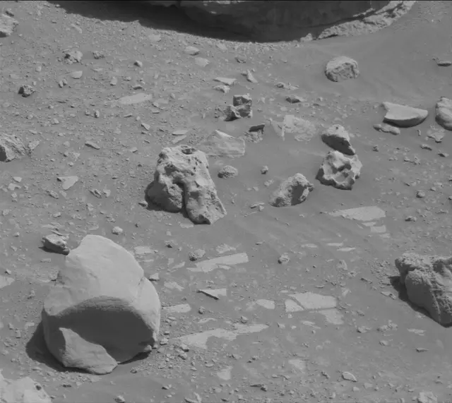 Sol 3923: Mast Camera (Mastcam)