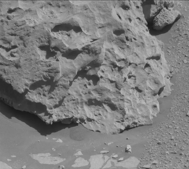 Sol 3923: Mast Camera (Mastcam)