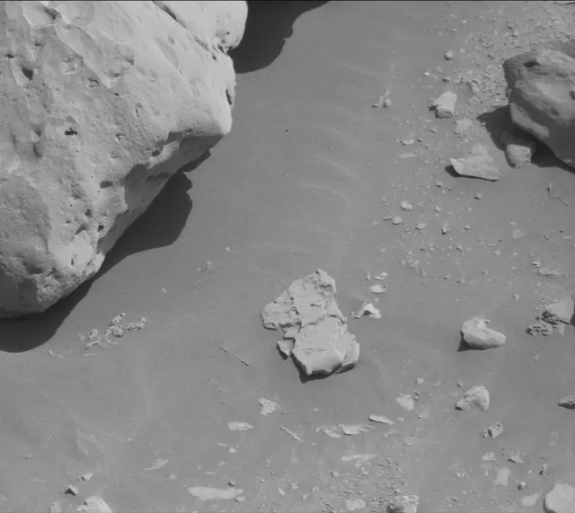Sol 3923: Mast Camera (Mastcam)