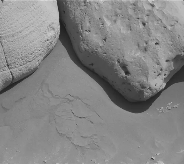 Sol 3923: Mast Camera (Mastcam)