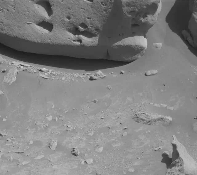 Sol 3923: Mast Camera (Mastcam)