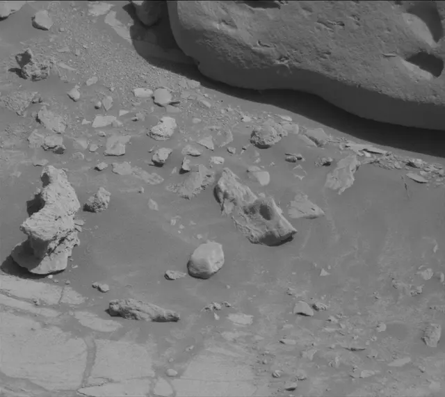 Sol 3923: Mast Camera (Mastcam)